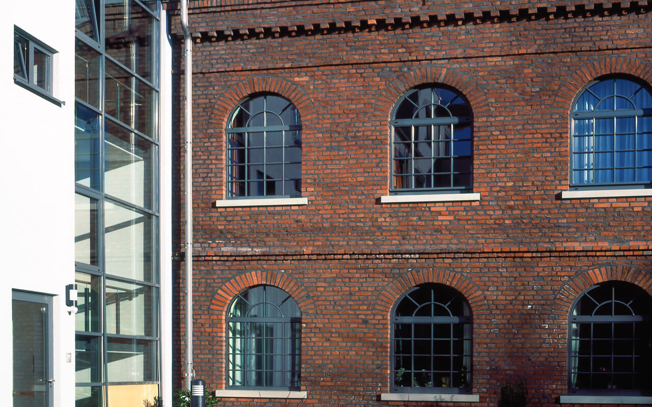 Loftfenster im Gewerbe - Backsteingebäude